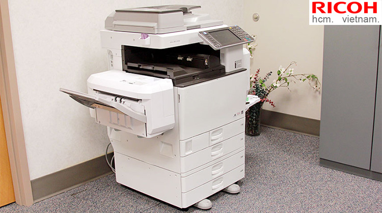 máy photocopy trong văn phòng